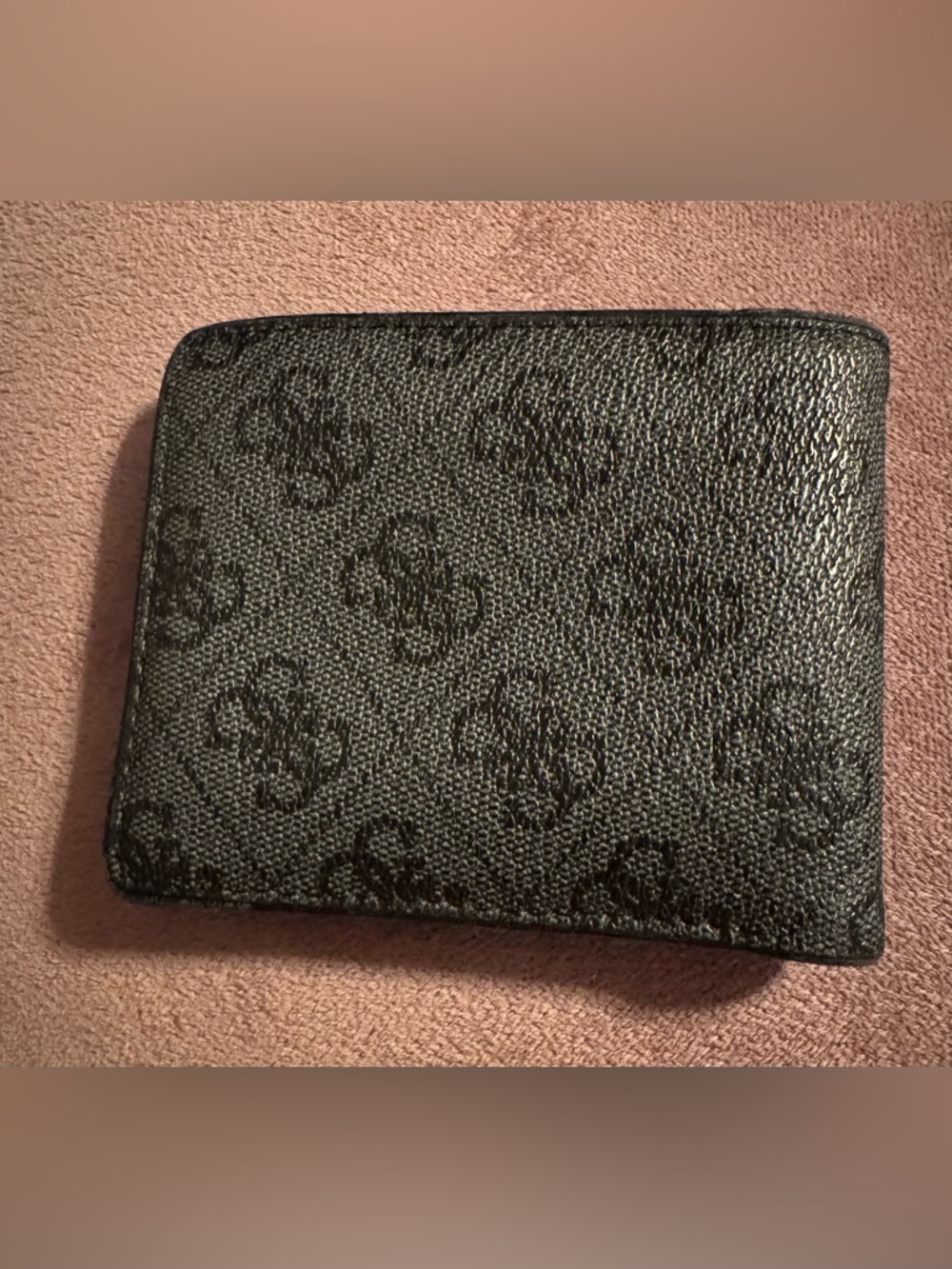 Guess Grey Textured Wallet with Subtle Monogram Pattern - Picture 4 of 14